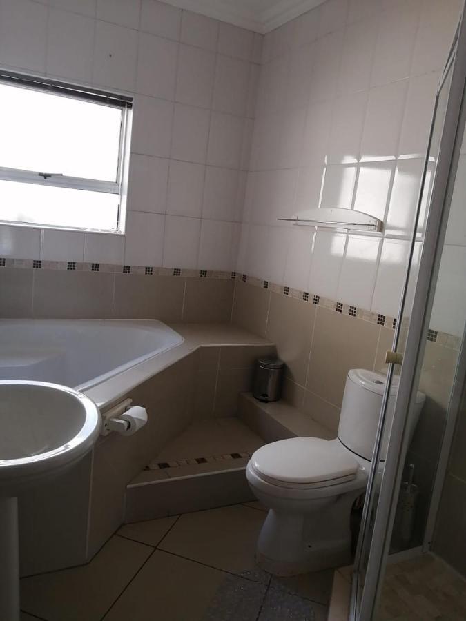 Palm View Guest House Претория Екстериор снимка