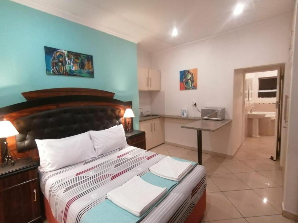 Palm View Guest House Претория Екстериор снимка