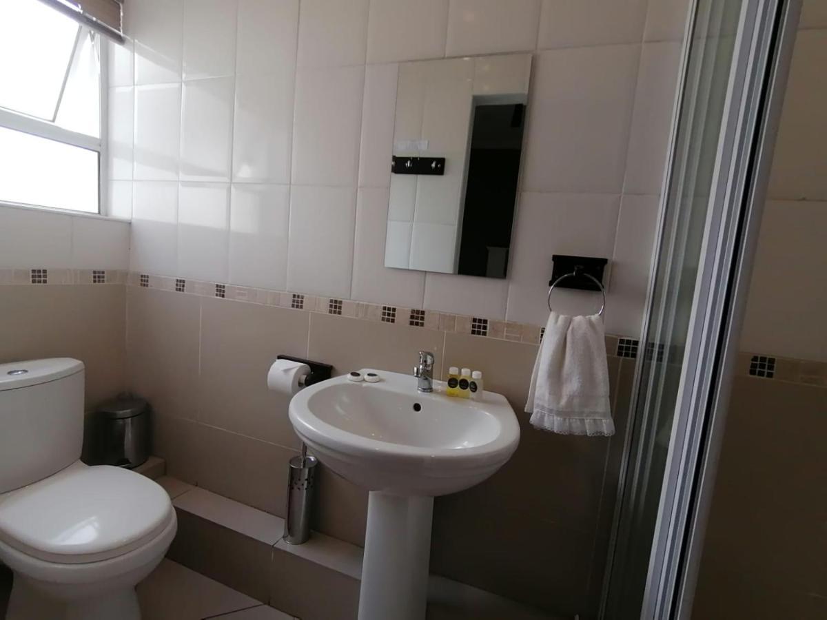 Palm View Guest House Претория Екстериор снимка