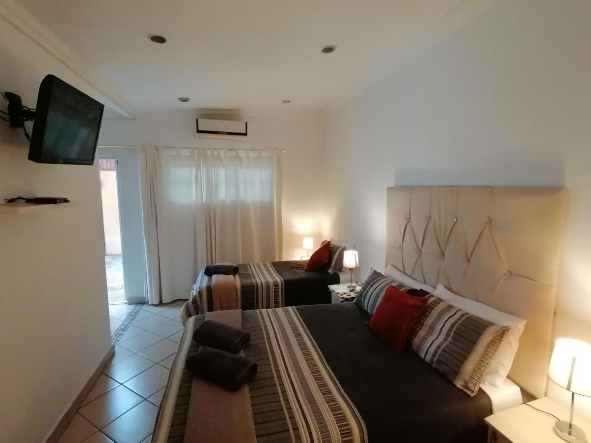 Palm View Guest House Претория Екстериор снимка