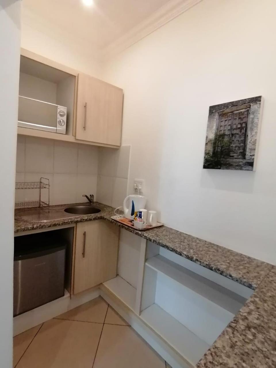 Palm View Guest House Претория Екстериор снимка